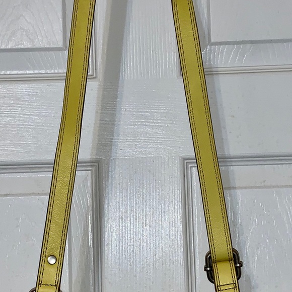 Fossil Crossbody Handbag Yellow Zipper I.D. Holder - Picture 8 of 8